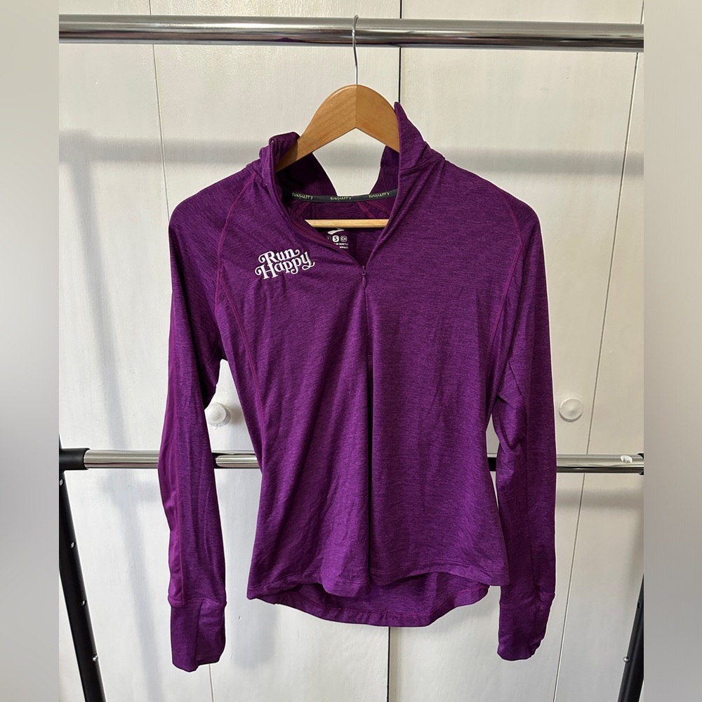 Brooks run happy long sleeve quarter zip top.